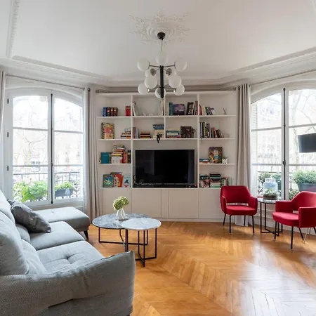 Bright And Spacious 3bdr Near Eiffel Tower Apartment *
